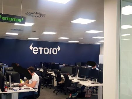 eToro Begins Phased Migration to Redesigned Trading App
